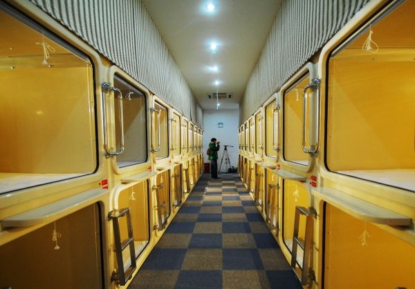 capsule hotel