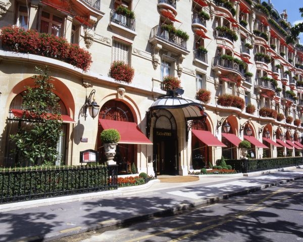 Plaza Athenee exterior