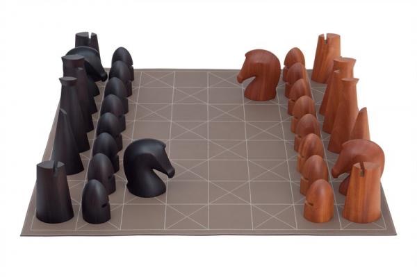 Hermes Chess Set