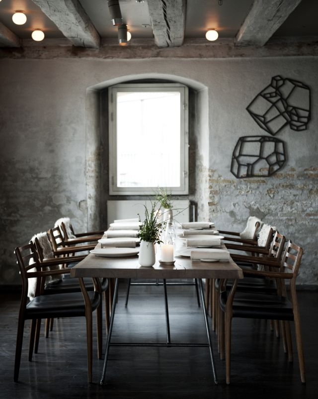 restaurant noma table