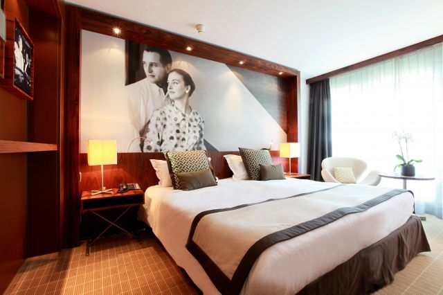 JW Marriott Cannes guestroom