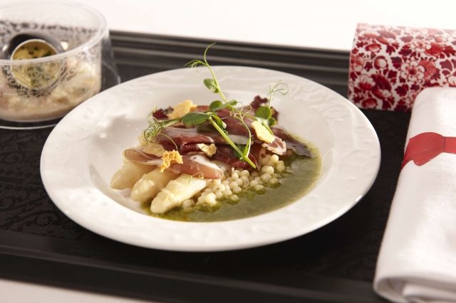 KLM in-flight dining menu
