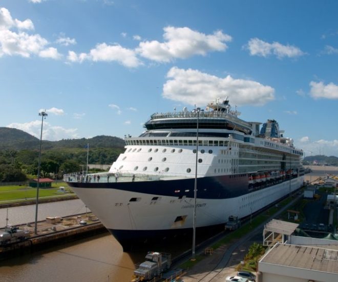 Cruise ship Panama canal