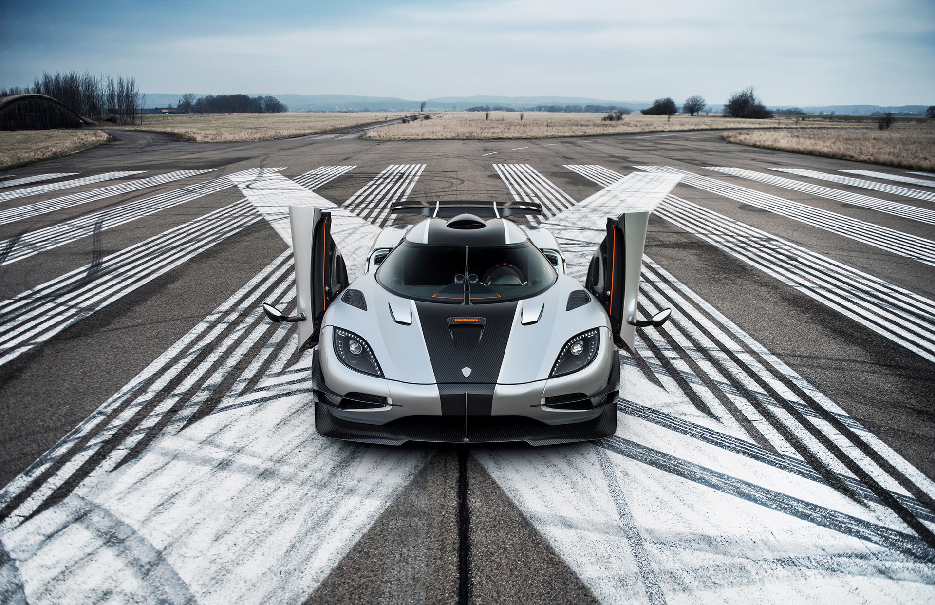 Koenigsegg One:1 photo