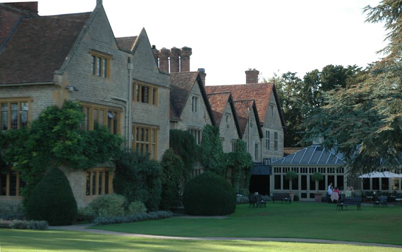Le Manoir aux Quat' Saisons