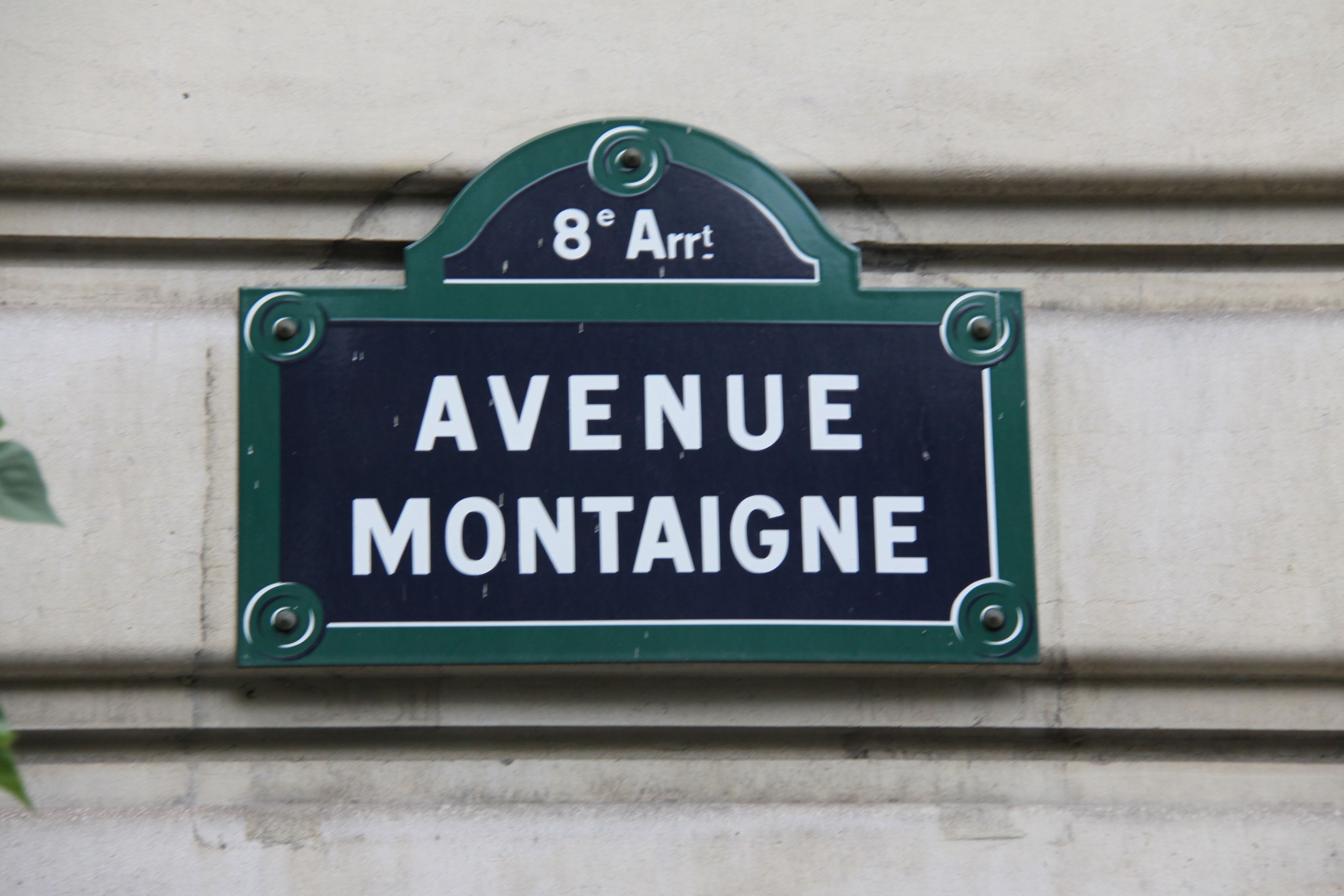 Avenue Montaigne plaque