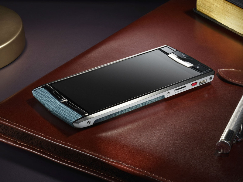 Vertu Signature Touch