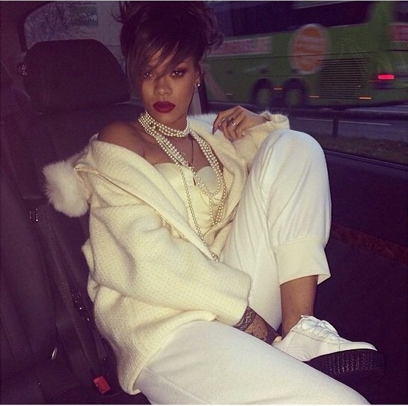 Rihanna in white Pumas