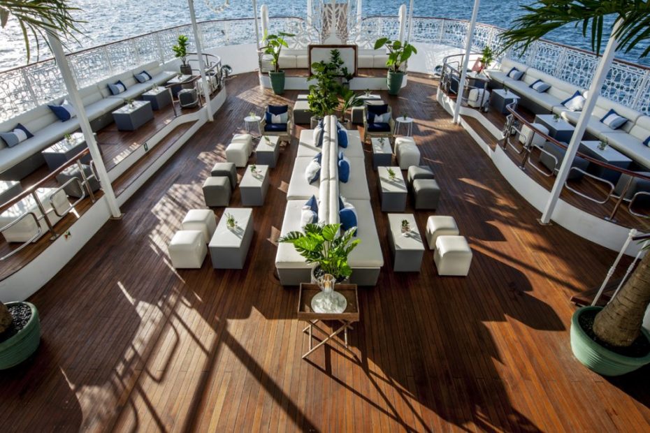 Move Aside Luxury Yachts and Boat Parties, Floating Bars are the New