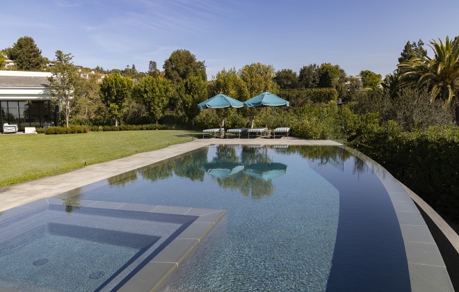 jlo and ben affleck mansion, infinity pool
