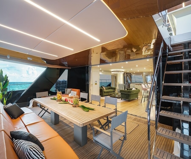 100 Sunreef Power interior