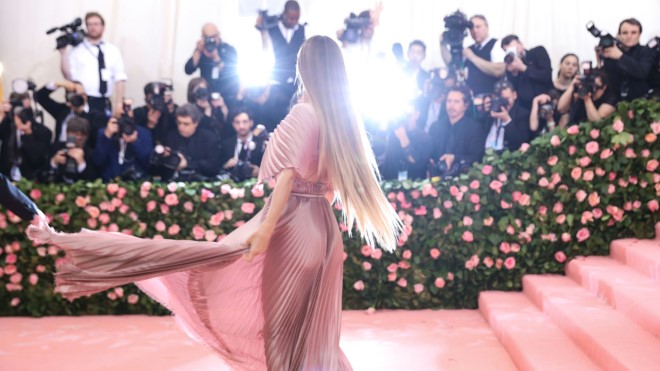 met gala red carpet livestream