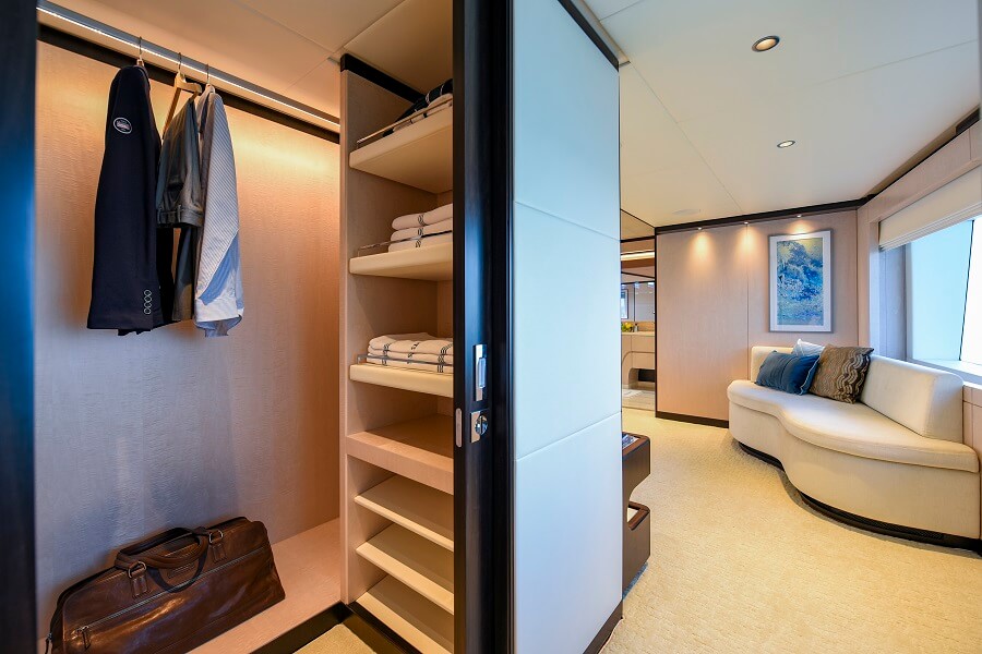 Gulf Craft Majesty 120 owners walk-in closet