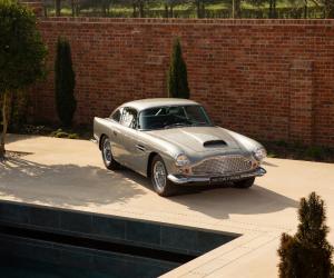 Aston Martin DB4