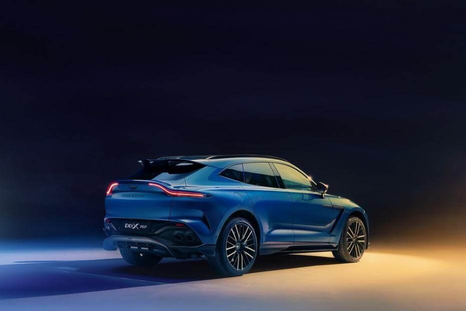 Aston Martin DBX707