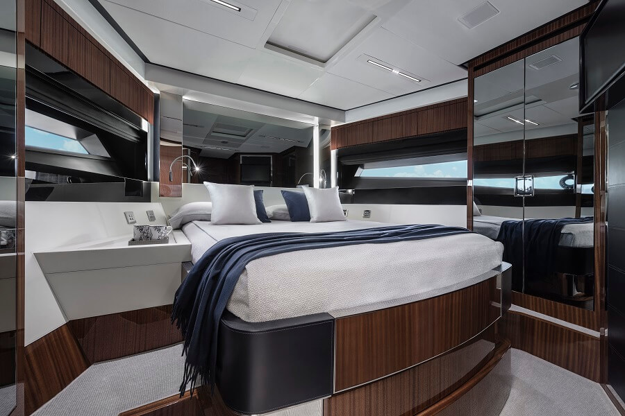 76' Bahamas Super vip suite