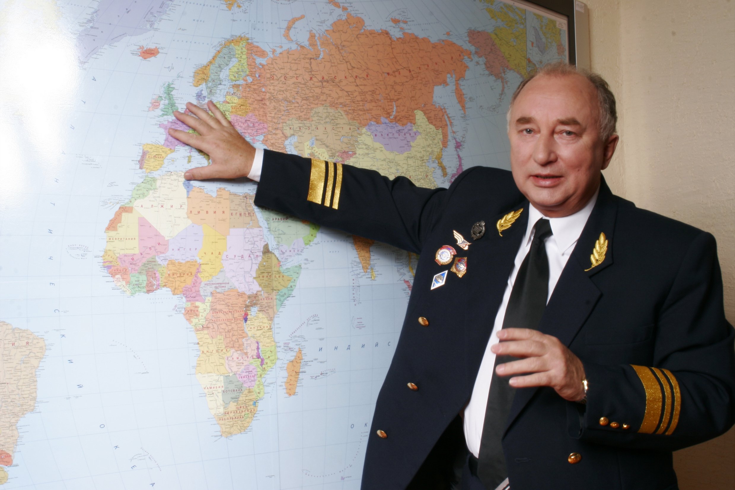 Sergey Skuratov maintained his pilot credentials during his years as CEO