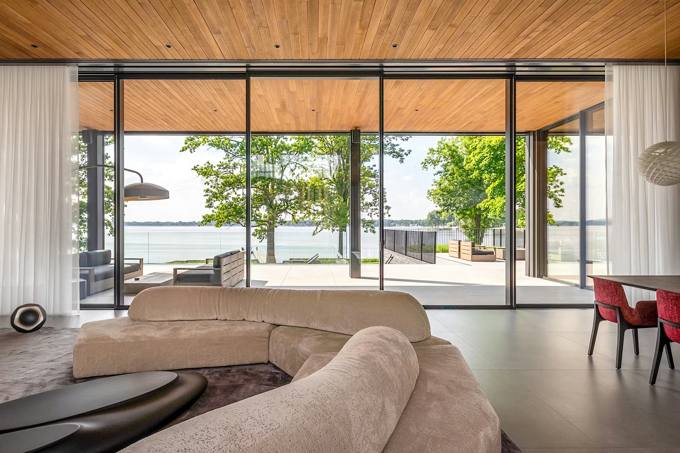 Serene lakefront home, nanawall