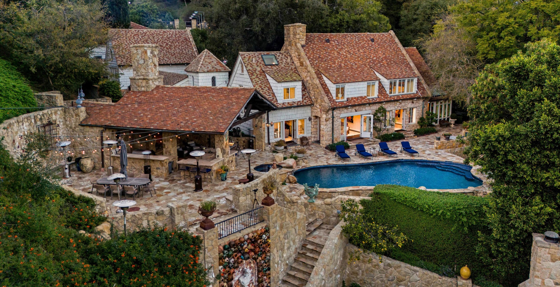 James Cagney's home, Luan Pernia