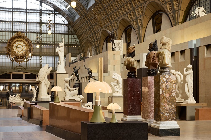 Pipistrello lights displayed at Musée d'Orsay. Image: ifdm.design.
