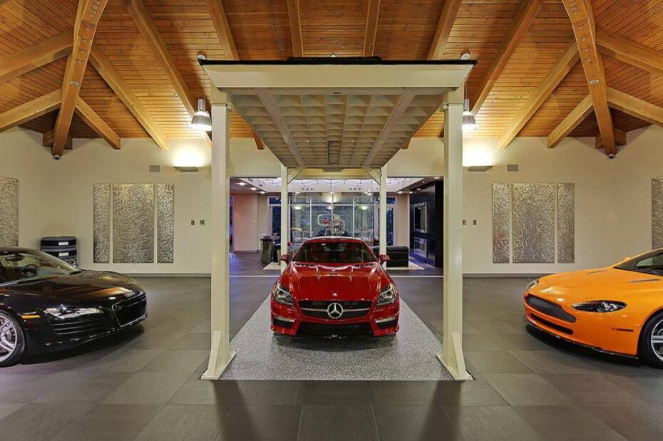 The West Bellevue house offers more space for cars than bedrooms. Image: Dornob.com