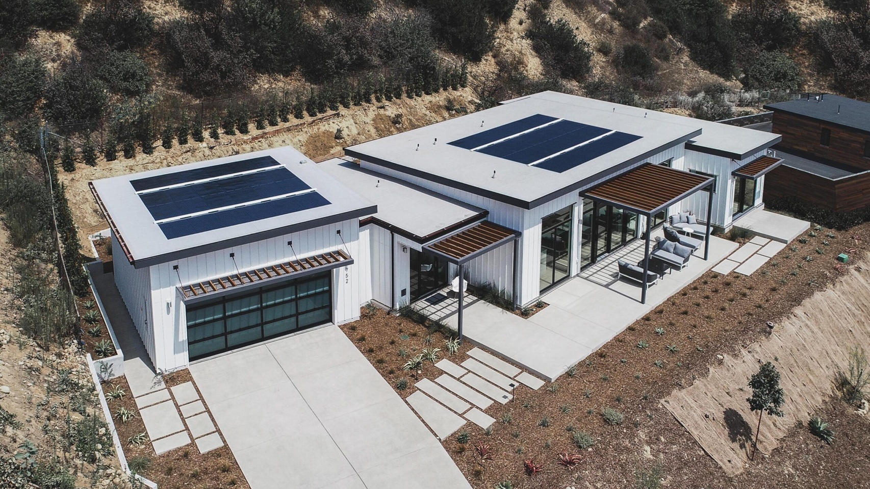 United States-based company Dvele have redefined high-end prefabricated homes, giving them solar-powered energy independence. Image: DIGS magazine