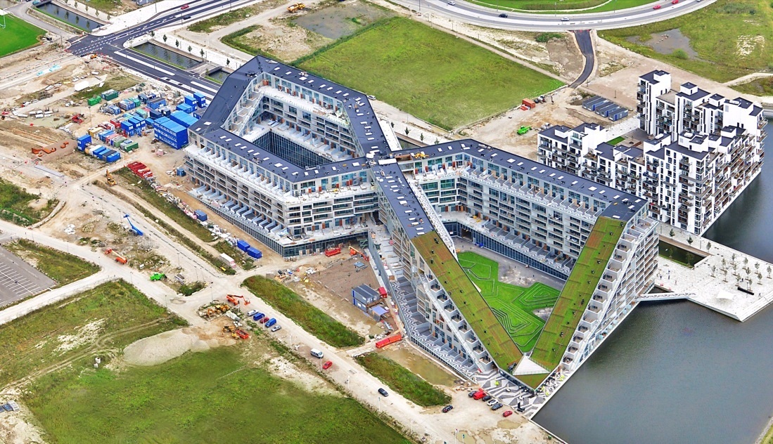 The "8 House" is a mixed-use project. Image: Maria Gonzales.