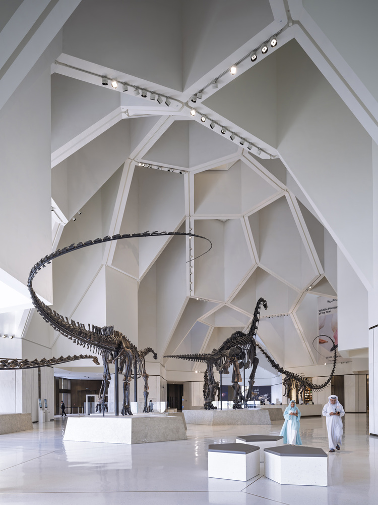 The large atrium houses many dinosaur exhibits. Image: Ossip Architectuurfotografie.